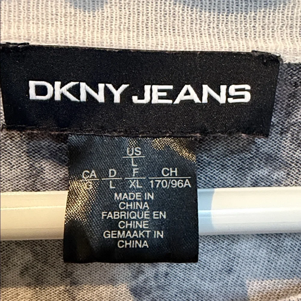 DKNY sz L Black white watercolour inkstroke pattern fine knit sweater side slit - Picture 2 of 9